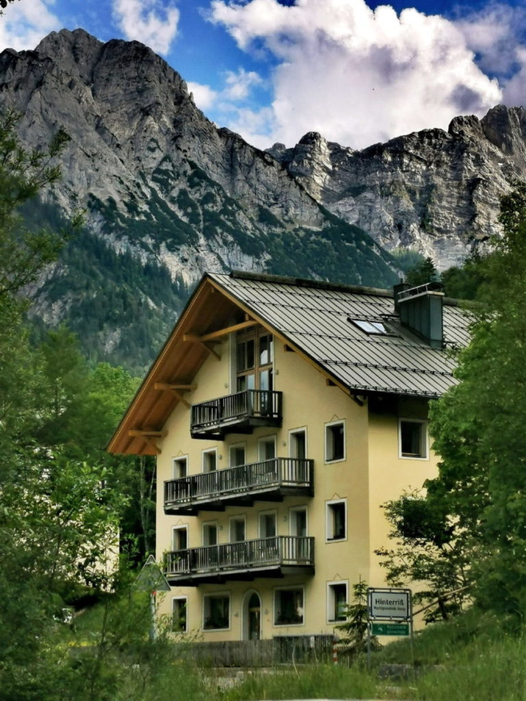 Sylvensteinsee Ferienwohnung? Das sind die schön gelegenen Ferienwohnungen mitten in den Bergen, in der Umgebung des Sylvenstein