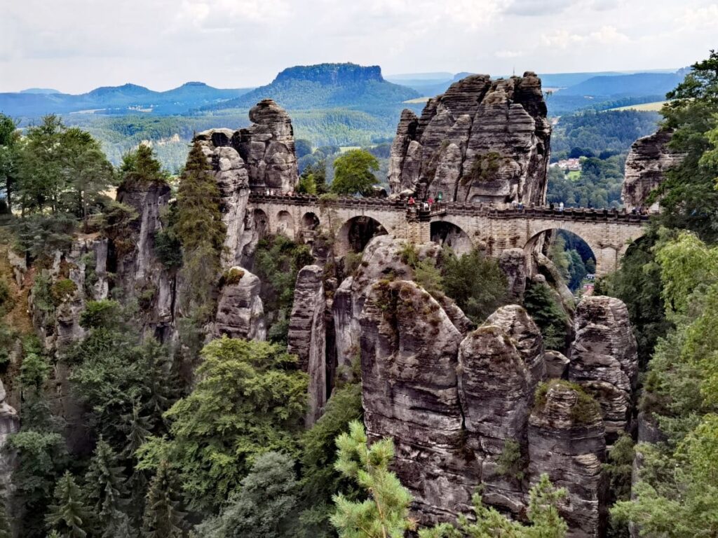 Ausflugsziele Deutschland in Sachsen: Die weltberühmte Basteibrücke und die Schwedenlöcher