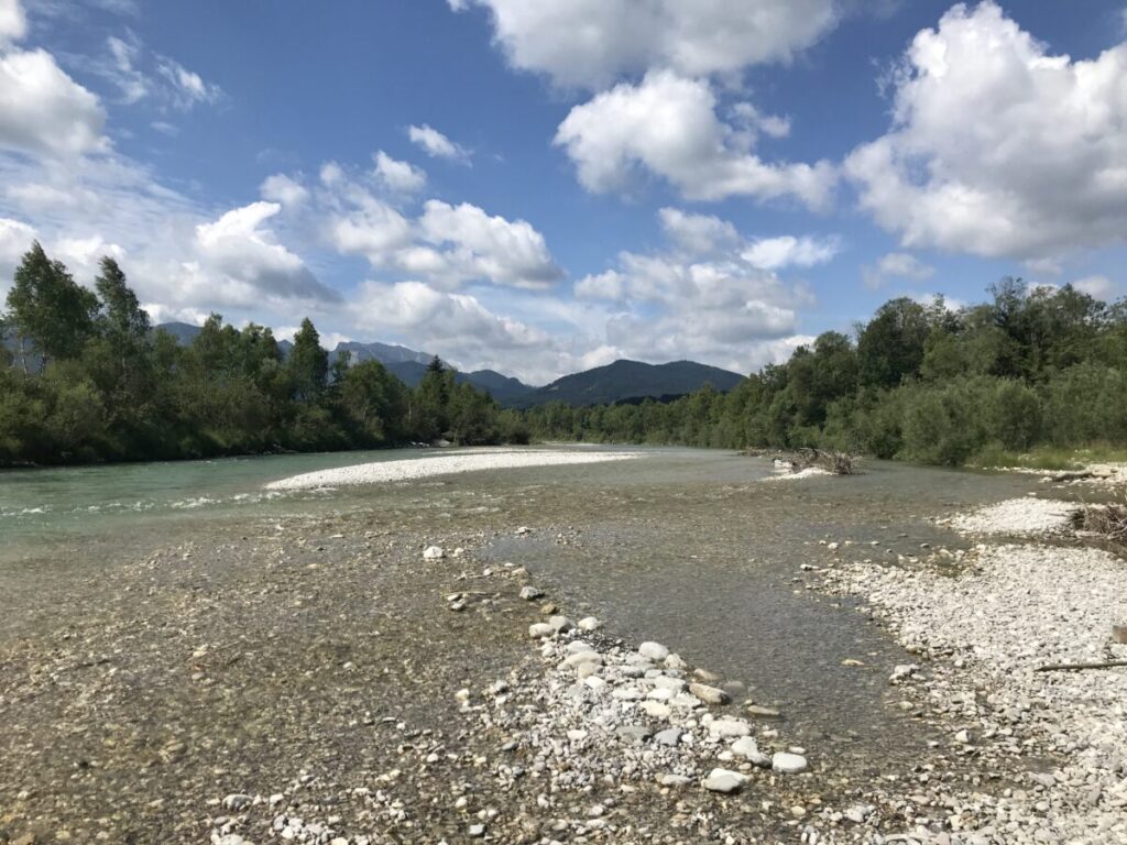 Wunderbar für Sapziergänge, Wanderungen und Radtouren: Die wilde Isar in Lenggries