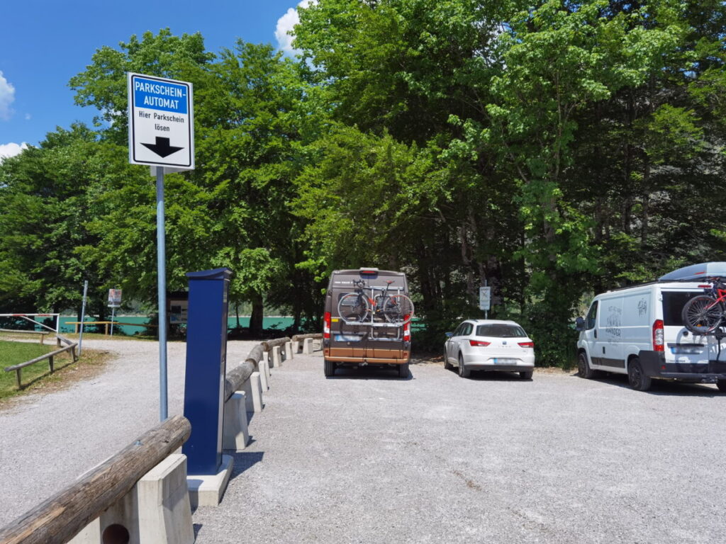 Am Sylvensteinspeicher parken - direkt an der Liegewiese mit Grillstelle